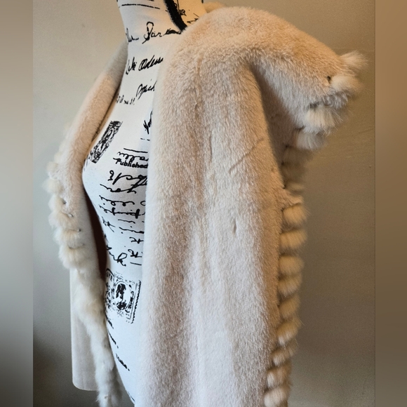 Love Token Faux Fur Coat w/ real Rabbit Fur Trim - Picture 4 of 9